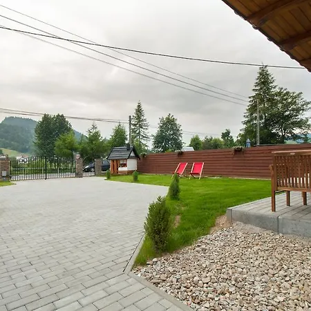 アパート Pod Reglami