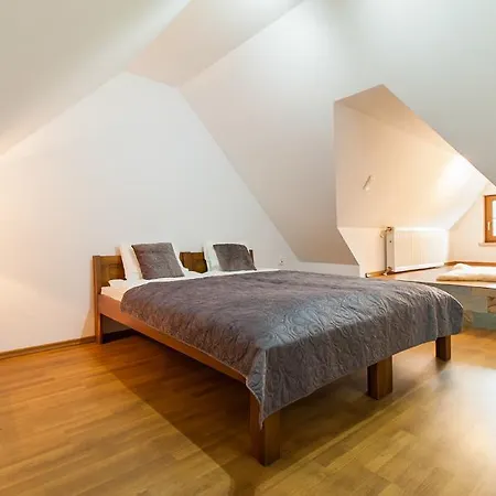 Pod Reglami 크로시엔코