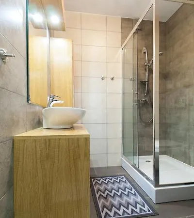 アパート Pod Reglami *